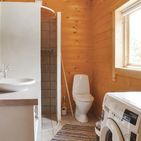 Prázdninový dům 2 Bedroom Cozy In *